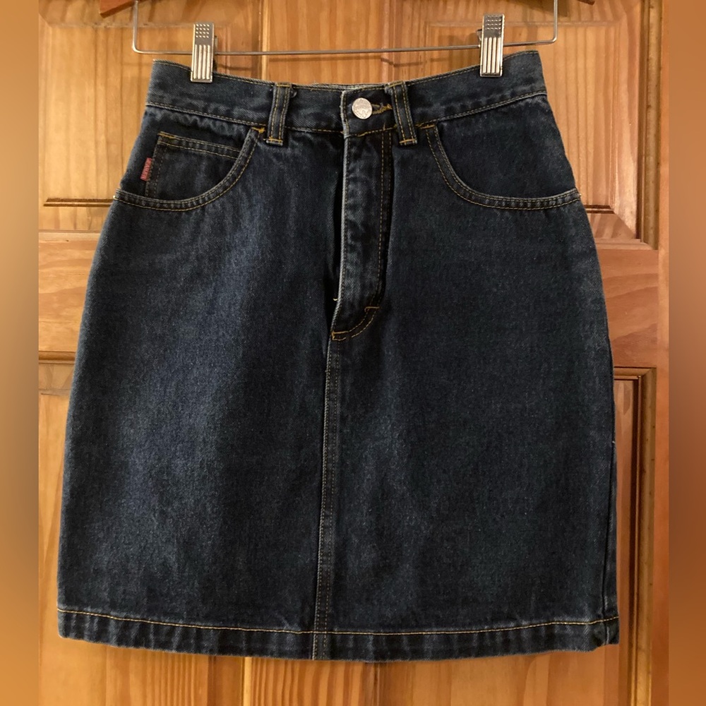 Vintage 1980s blue denim mini skirt by JeanJer